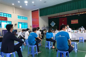 Một buổi tiêm vaccine đợt 3 tại tỉnh Quảng Nam cho các doanh nghiệp, đơn vị. 