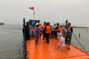 Hàng chục ngàn dân Quảng Nam gấp rút di tản đến nơi an toàn