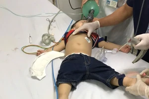 Cháu bé được đưa đến bệnh viện trong tình trạng ngưng thở, ngưng tim