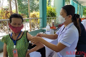 Quảng Nam đã tiêm đủ liều vaccine cơ bản đạt 97,7%. Ảnh: NGUYỄN CƯỜNG