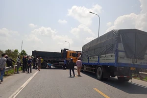 Tai nạn giao thông liên hoàn giữa 5 xe tải, đường tránh Quốc lộ 1A tắc nghẽn cục bộ