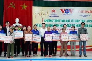 Bàn giao 5 căn nhà tình nghĩa cho hộ nghèo ở Quảng Nam
