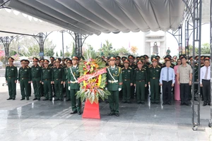 Nhiều hoạt động ý nghĩa kỷ niệm 50 năm chiến thắng Đường 9 - Nam Lào