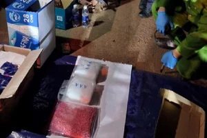 Quảng Trị: Bắt 2 đối tượng vận chuyển 2kg ma túy đá và 12.000 viên ma túy tổng hợp 