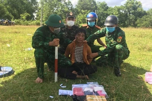Quảng Trị: Bắt đối tượng vận chuyển 6.000 viên ma túy từ Lào về Việt Nam