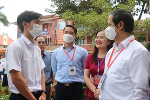 Bộ trưởng Bộ GD-ĐT kiểm tra công tác thi tốt nghiệp THPT 2022 tại Quảng Trị