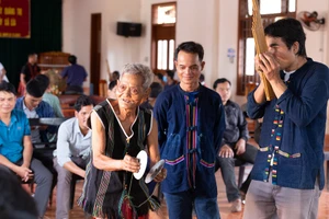 Lớp học "níu giữ" nét đẹp văn hóa truyền thống của người Vân Kiều, Pa Kô 