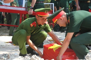 Quảng Trị: Truy điệu và an táng 9 hài cốt liệt sĩ Việt Nam hy sinh tại Lào