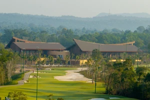 Đặc quyền nghỉ dưỡng kết hợp chơi golf và xem show tại Sun Paradise Land Phú Quốc