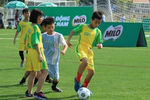Học sinh tại TPHCM tham dự "Festival bóng đá học đường TPHCM" tổ chức vào giữa tháng 5. Ảnh: HFF