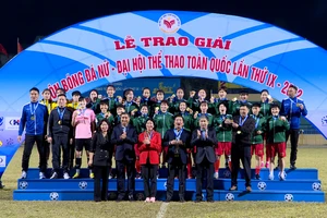 Chủ nhà Quảng Ninh đã giành huy chương vàng ở môn bóng đá nữ Đại hội Thể thao toàn quốc 2022. ẢNH: HỒNG VIỆT