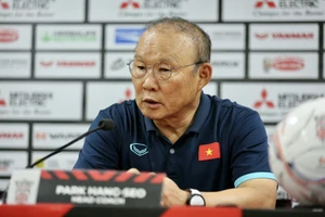 HLV Park Hang-seo khẳng định đội tuyển Việt Nam sẽ không từ bỏ dù bị Thái Lan cầm hòa 2-2 ở trận chung kết lượt đi AFF Cup 2022