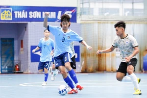 U20 Thái Sơn Nam TPHCM và U20 Tân Hiệp Hưng đang thử sức ở Giải U20 TPHCM mở rộng trước khi tham dự Giải U20 quốc gia 2023. ẢNH: TÂM HÀ