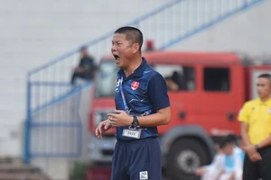 HLV Chu Đình Nghiêm có kinh nghiệm ở đấu trường AFC Cup. ẢNH: MINH HOÀNG 