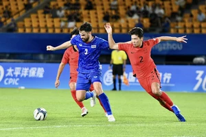 Olympic Thái Lan nhận thất bại đậm 0-4 trước Olympic Hàn Quốc. 