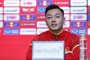Tiền vệ 20 tuổi Nguyễn Thái Sơn hy vọng đội tuyển Việt Nam sẽ được đón nhận sự cổ vũ cuồng nhiệt từ khán giả nhà. ẢNH: MINH HOÀNG 