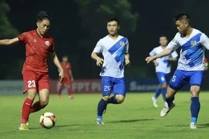 PVF (áo đỏ) gặp Huế là một trong 2 trận "cầu đinh" ở vòng 8 Giải hạng Nhất quốc gia 2023-2024. 