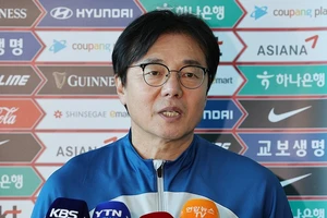 Ông Hwang Sun-hong trở thành HLV tạm quyền của đội tuyển quốc gia Hàn Quốc. ẢNH: YONHAP 