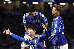 Niềm vui của các cầu thủ Nhật Bản. ẢNH: GETTY 