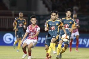 Dụng Quang Nho từng vô địch Giải U23 Đông Nam Á cùng U23 Việt Nam, nhưng chưa có cơ hội khoác áo đội tuyển Việt Nam. 