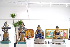 Triển lãm tranh và gốm “Châu Á bí ẩn”