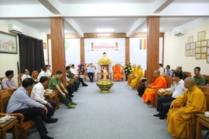 Lãnh đạo TP Cần Thơ chúc mừng Đại lễ Phật đản tại Giáo hội Phật giáo Việt Nam TP Cần Thơ 