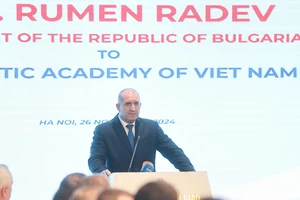 Tổng thống Bulgaria Rumen Radev thăm Học viện Ngoại giao