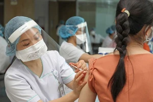 AstraZeneca sẵn sàng chuyển giao công nghệ sản xuất vaccine cho Việt Nam