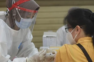 Indonesia yêu cầu du khách tiêm mũi tăng cường vaccine Covid-19
