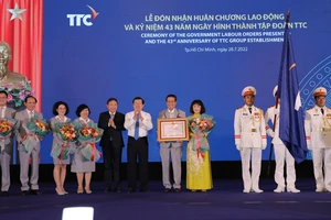 Lãnh đạo và tập đoàn TTC nhận Huân chương Lao động 