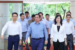 Thủ tướng Phạm Minh Chính và các đại biểu dự hội nghị sáng 21-8. Ảnh: VIẾT CHUNG