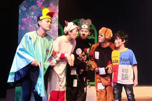 Một cảnh trong vở kịch thiếu nhi Vương quốc những người xấu xí của Nhà hát kịch Sân khấu nhỏ 5B Võ Văn Tần