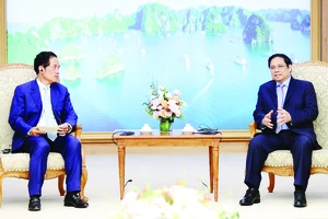 Thủ tướng Phạm Minh Chính tiếp Đô trưởng Thủ đô Phnom Penh Ảnh: TTXVN