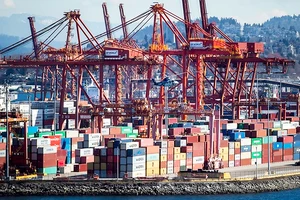 Cảng vận chuyển hàng hóa Vancouver (Canada)