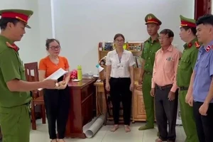 Bình Phước: Bắt 2 cựu Chánh Văn phòng HĐND, UBND huyện Bù Đăng