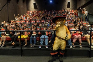 Bộ phim Mèo đi hia - Điều ước cuối cùng thu hút khán giả nhí đến rạp dịp Tết Dương lịch 2023. Ảnh: CGV