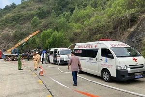 Lật xe tải chở dưa hấu làm 9 người thương vong ở Phú Yên: Thăm hỏi, hỗ trợ ban đầu cho các nạn nhân 