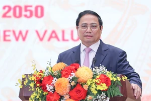 Thủ tướng Phạm Minh Chính phát biểu tại hội nghị, sáng 20-4. Ảnh: VIẾT CHUNG
