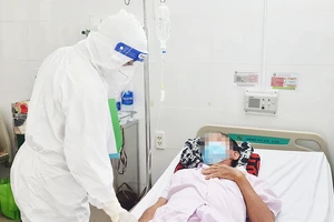 Một bệnh nhân mắc Covid-19 nặng đang điều trị tại Bệnh viện Chợ Rẫy