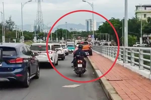 Đà Nẵng: Xử phạt tài xế "diễn xiếc" trên cầu Hòa Xuân