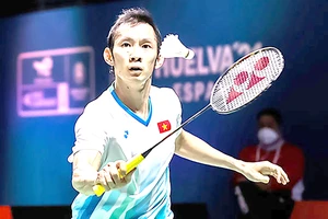 Tay vợt Nguyễn Tiến Minh vô địch toàn quốc ở tuổi 40. Ảnh: DŨNG PHƯƠNG