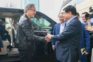 Bộ trưởng Bộ KH-ĐT Nguyễn Chí Dũng đón tiếp Chủ tịch Tập đoàn Nvidia, tỷ phú Jensen Huang