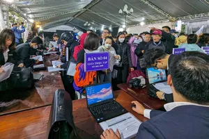 Hàng trăm nhà đầu tư trong vụ án Tân Hoàng Minh tới tòa
