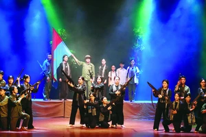 Vở kịch "Rặng trâm bầu" của sân khấu kịch Trịnh Kim Chi