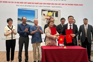 Chính thức đưa tủ sách Văn hóa Việt xuất bản sang Trung Quốc