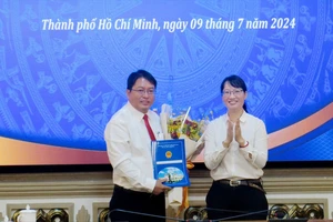 Chủ tịch UBND TPHCM bổ nhiệm cán bộ chủ chốt quận Tân Bình