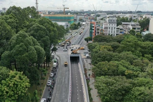 Hầm chui giao lộ Trần Quốc Hoàn - Phan Thúc Duyện, thuộc Dự án chống ùn tắc sân bay Tân Sơn Nhất, trước giờ đưa vào sử dụng