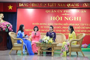 Quận Phú Nhuận báo công dâng Bác và tuyên dương điển hình học Bác