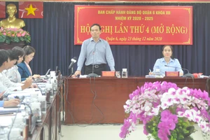 Phó Bí thư thường trực Thành ủy TPHCM Trần Lưu Quang phát biểu chỉ đạo tại buổi làm việc. Ảnh: CAO THĂNG