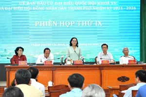 Đồng chí Nguyễn Thị Lệ, Phó Bí thư Thành ủy, Chủ tịch HĐND TPHCM phát biểu tại phiên họp. Ảnh: VIỆT DŨNG